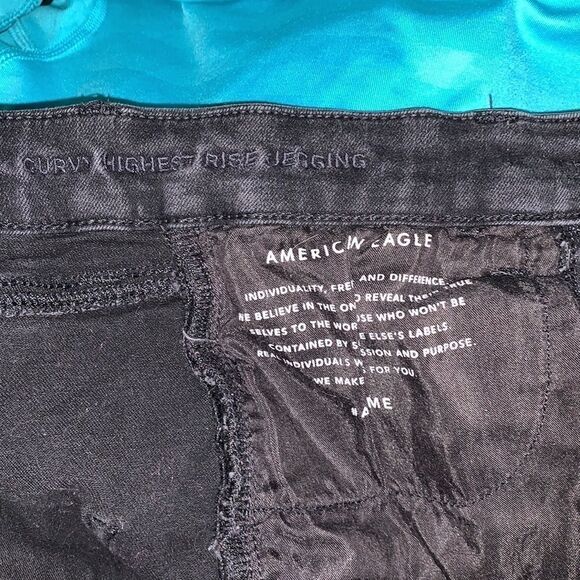 Women’s American Eagle outfitters jeans. Black, Size 6 long. - Picture 10 of 10